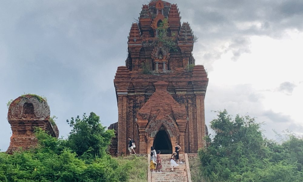 Tháp bánh Ít