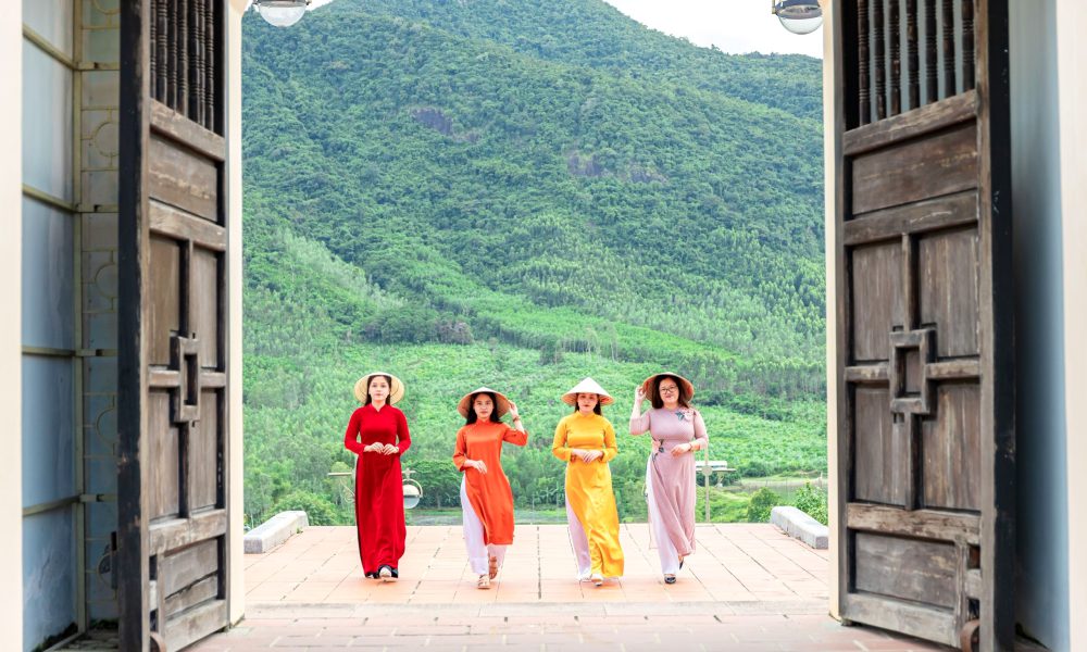 Viếng Đàn Tế Trời Đất - Ảnh Phòng Kinh Doanh Golden LIfe Travel