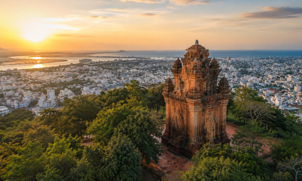 Tháp Nhạn Tuy Hòa nằm trên núi Nhạn