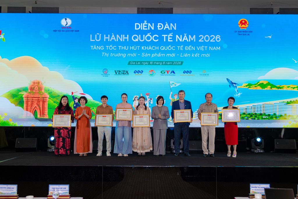 Bằng khen ghi nhận sự đóng góp của Golden Life Travel trong công tác hỗ trợ tổ chức, vận hành Ngày Lữ hành Việt Nam 2026 tại Quy Nhơn, Gia Lai.