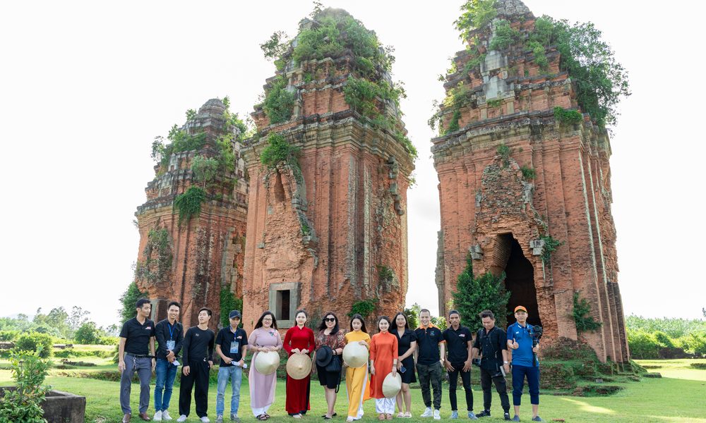 Tean Golden Life Travel khảo sát một ngày tại Dương Long Tháp