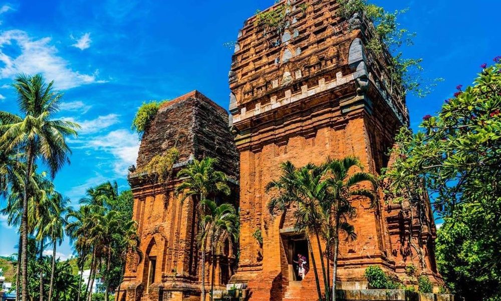 Tháp đôi Quy Nhơn
