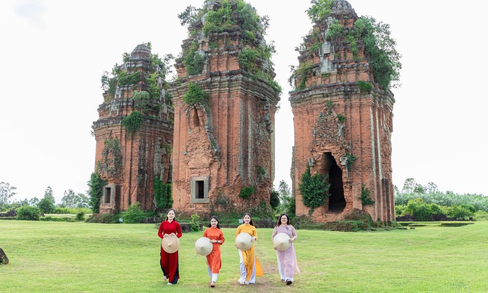 Tháp Dương Long - Một cụm tháp gạch cao nhất Đông Dương