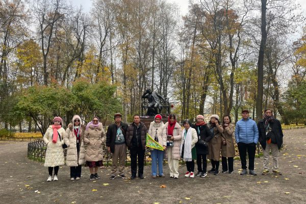 Du lịch Nga cung đường vangfd Moscow - Saint Peterburg
