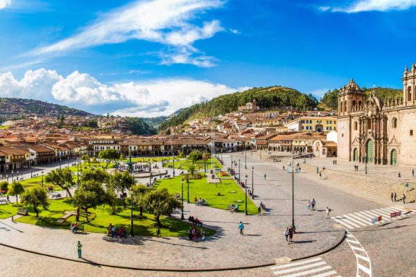 Quảng trường trung tâm Cusco – nơi những lớp lịch sử giao hòa.