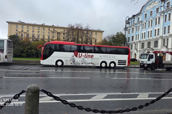 Xe vận chuyển trong tour du lịch Nga của Golden Life Travel
